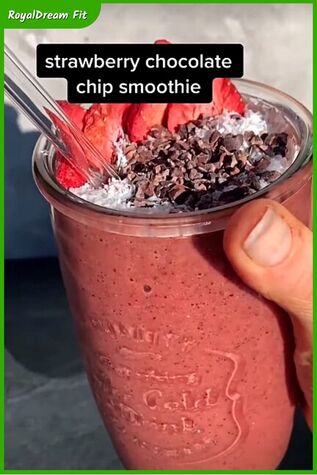 Try this healthy smoothie idea! I love strawberry and chocolate TOO much! You?